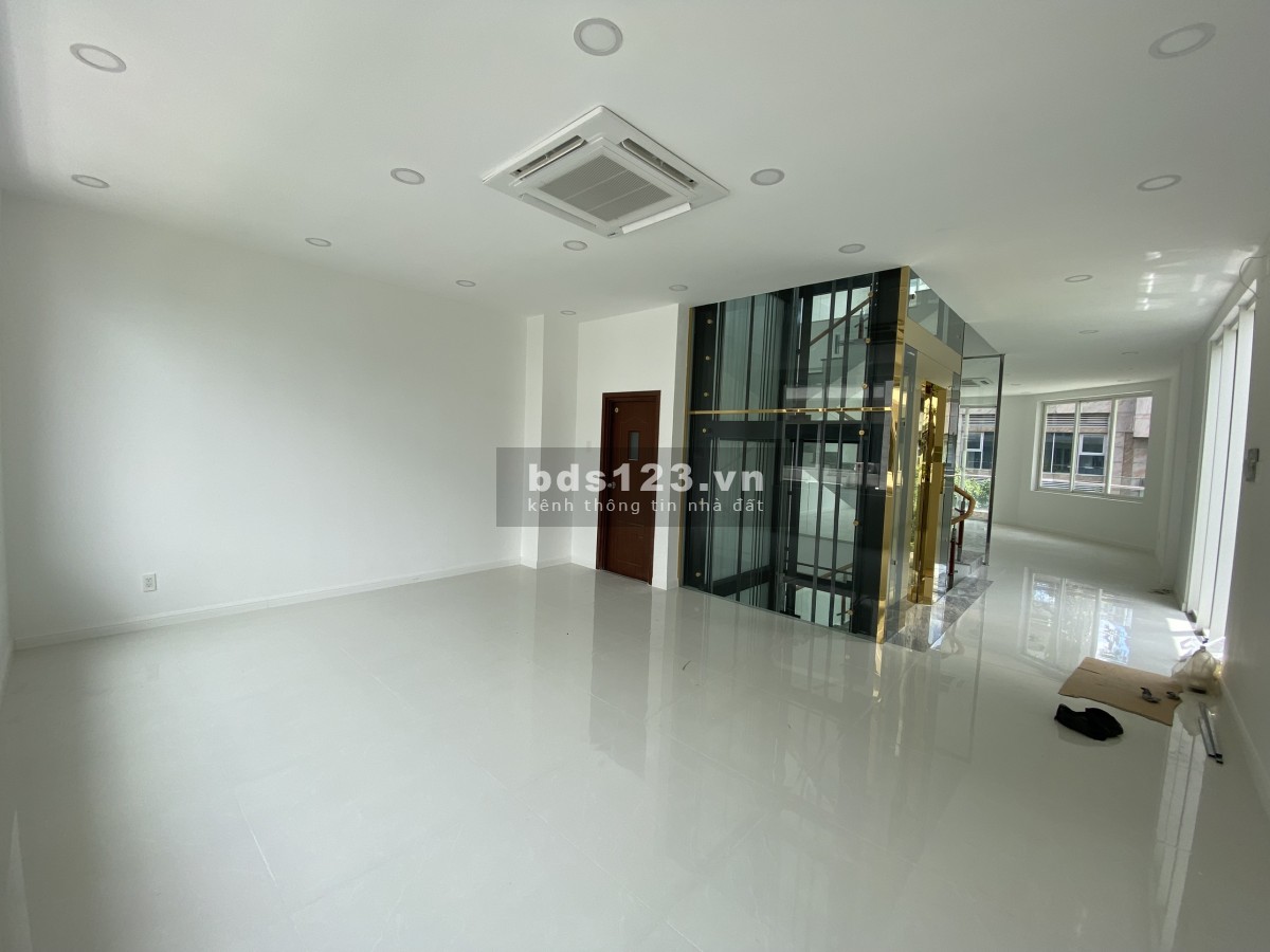 Cho thuê Shophouse SARITOWN: căn góc giá tốt nhất thị trường, tiện ích đủ
