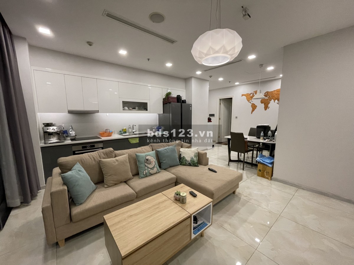 Căn hộ bán cho người nước ngoài 2PN, dự án Vinhomes Golden River Ba Son.