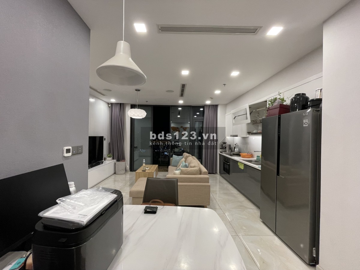 Căn hộ bán cho người nước ngoài 2PN, dự án Vinhomes Golden River Ba Son.