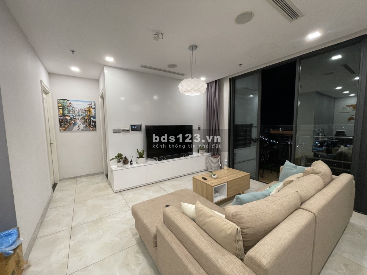 Căn hộ bán cho người nước ngoài 2PN, dự án Vinhomes Golden River Ba Son.