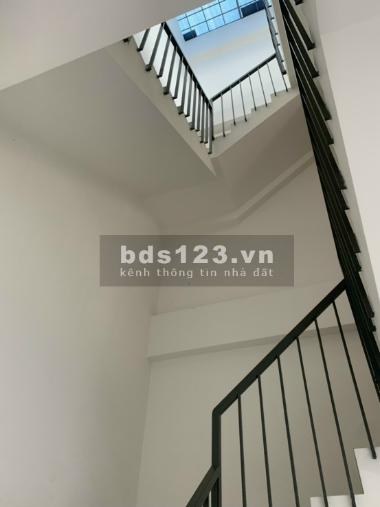 Nhà 1 trệt 2 lầu, mới xây đường Thạnh Xuận 24, Quận 12, giá nhỉnh 4 tỷ