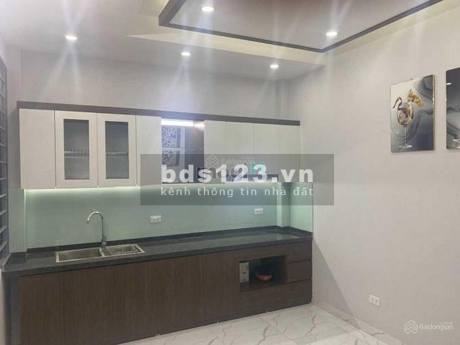 Bán nhà hẻm 4M Lê Đại Hành, P.13, Quận 11 xung quanh đầy đủ tiện ích giá tốt