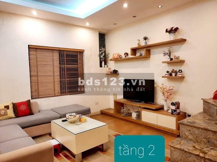 Nhà đẹp phố Tây Sơn, Đống Đa DT 22m² x 5 tầng giá chỉ 2,3 tỷ đồng LH 0975258510