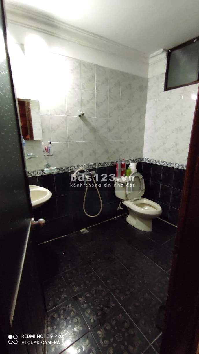 Nhà đẹp Hồng Mai, diện tích 72m2 giá hơn 5 tỷ, kinh doanh, văn phòng