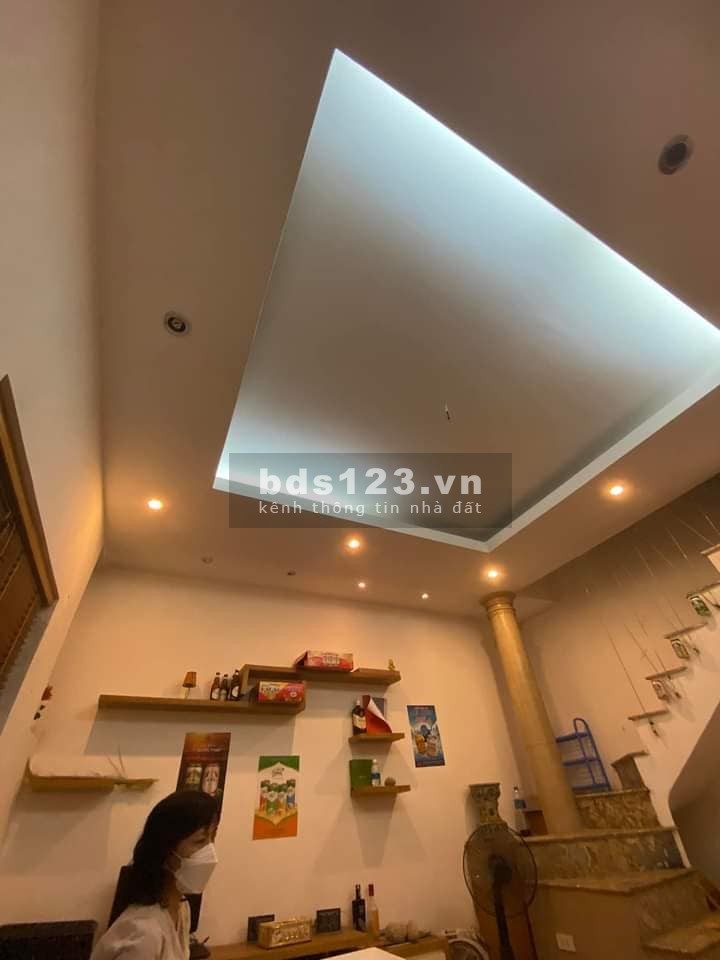 Nhà đẹp phố Tây Sơn, Đống Đa DT 22m² x 5 tầng giá chỉ 2,3 tỷ đồng LH 0975258510