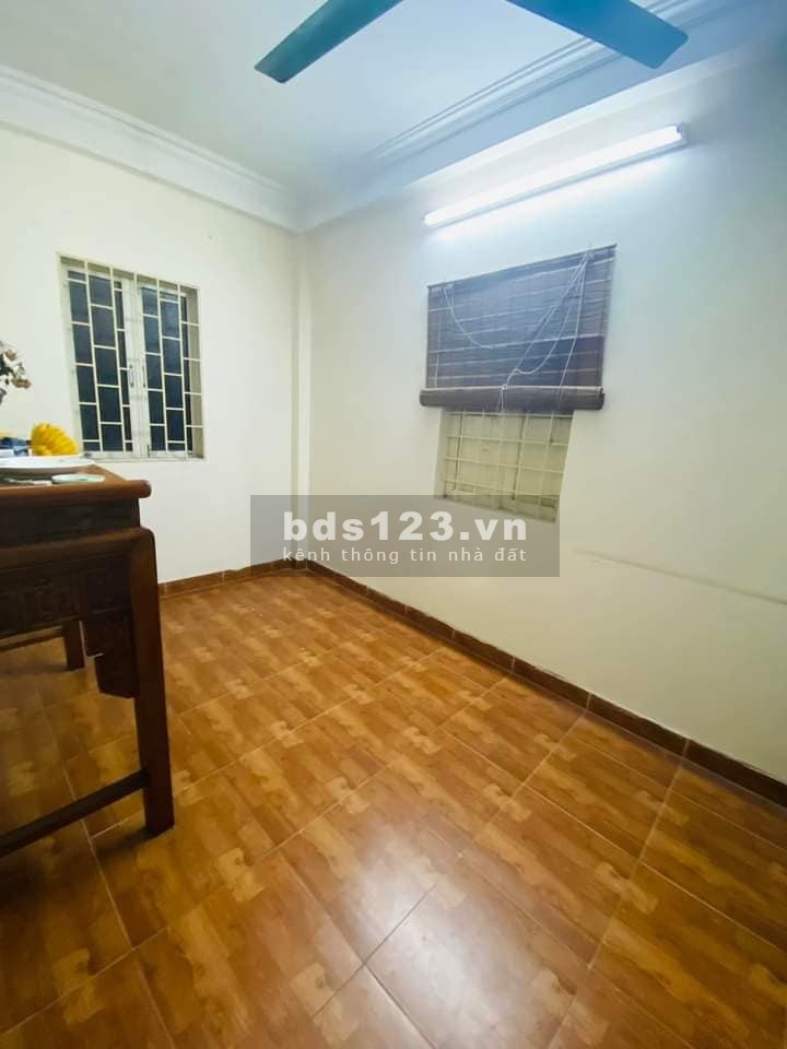 Nhà đẹp phố Tây Sơn, Đống Đa DT 22m² x 5 tầng giá chỉ 2,3 tỷ đồng LH 0975258510