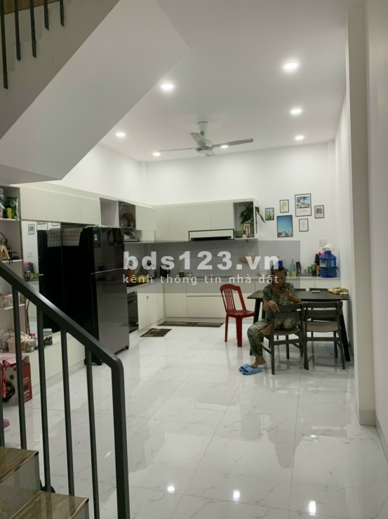 Nhà 1 trệt 2 lầu, mới xây đường Thạnh Xuận 24, Quận 12, giá nhỉnh 4 tỷ