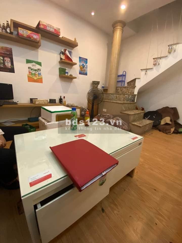 Nhà đẹp phố Tây Sơn, Đống Đa DT 22m² x 5 tầng giá chỉ 2,3 tỷ đồng LH 0975258510