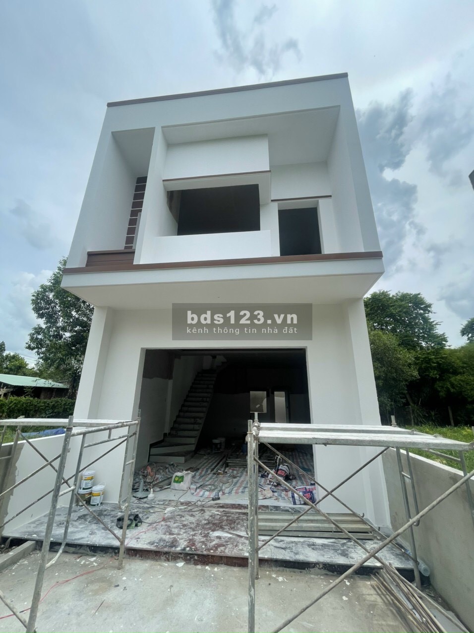 Cần bán gấp nhà đường nhựa Tp Thủ Dầu Một diện tích sử dụng 90m2