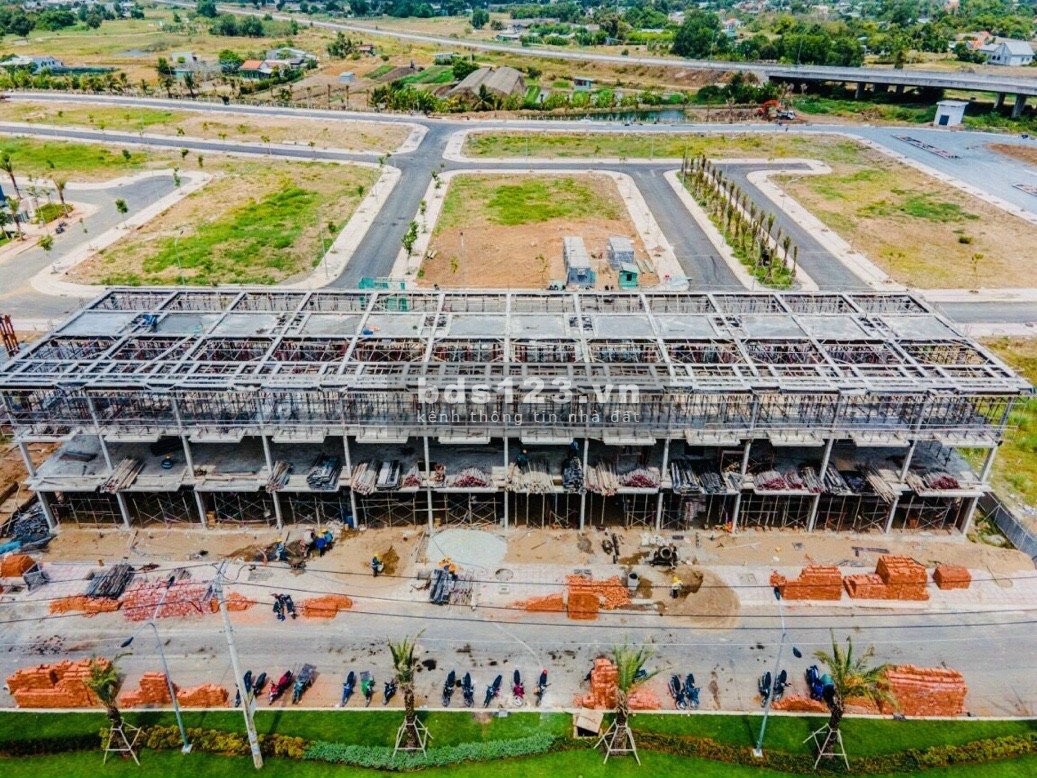 Kẹt tiền bán gấp lô 100m2 chỉ 900tr Kdt Long Cang Park hỗ trợ vay ngân hàng