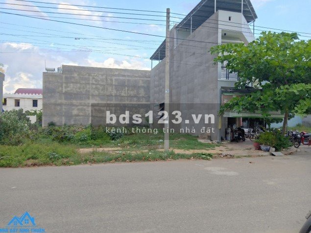 Cần bán gấp lô đất mặt tiền giá bán 1.8 tỷ Bình Hưng, Bình Chánh, TPHCM