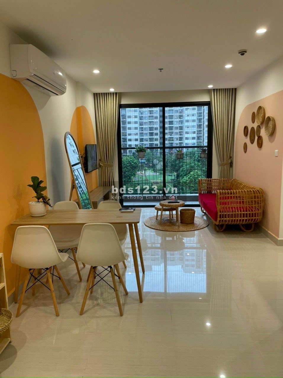 Cắt lỗ 300tr tặng lại nội thất bán căn 3PN2WC Vinhomes Ocean Park 80m2 tầng view Vinpearl thoáng
