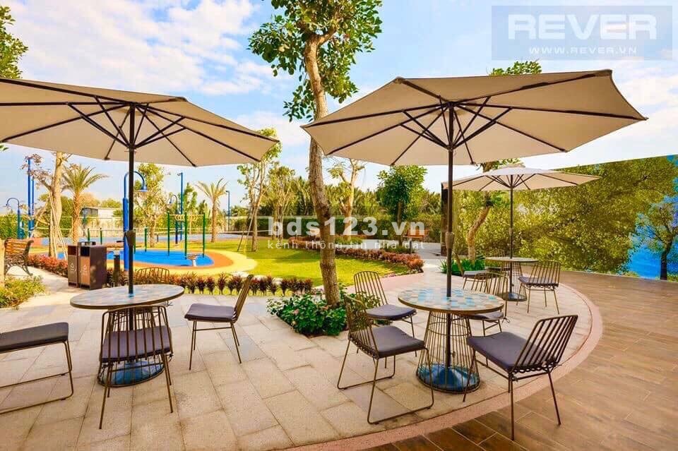 Chính chủ bán gấp nhà phố kế góc, Verosa Park Quận 9, giá tốt đối diện công viên