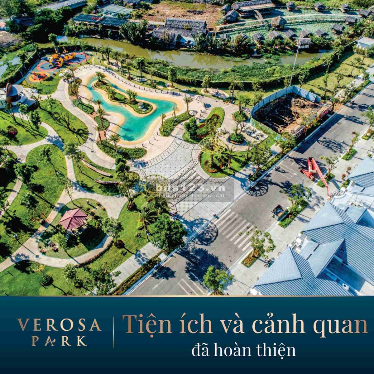 Chính chủ bán gấp nhà phố kế góc, Verosa Park Quận 9, giá tốt đối diện công viên
