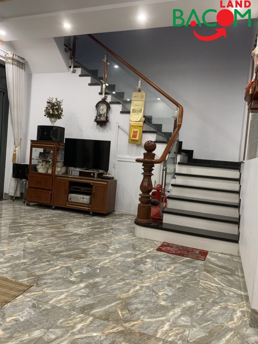 Bán nhà 1 trệt 1 lầu ngang 7m đường xe hơi gần bệnh viện Đồng Nai lh 0762222220