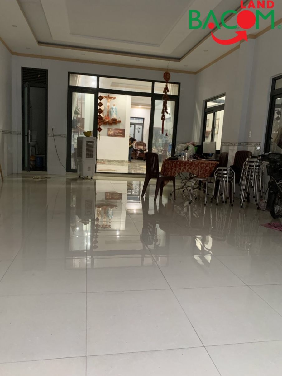 Bán nhà 1 trệt 1 lầu ngang 7m đường xe hơi gần bệnh viện Đồng Nai lh 0762222220