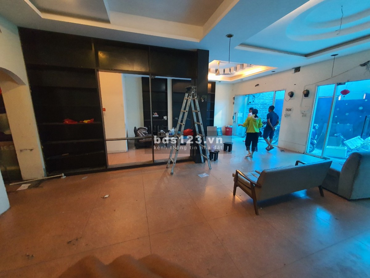 Cho thuê mặt bằng góc 2 mặt tiền diện tích 8x15 hãy nhanh tay