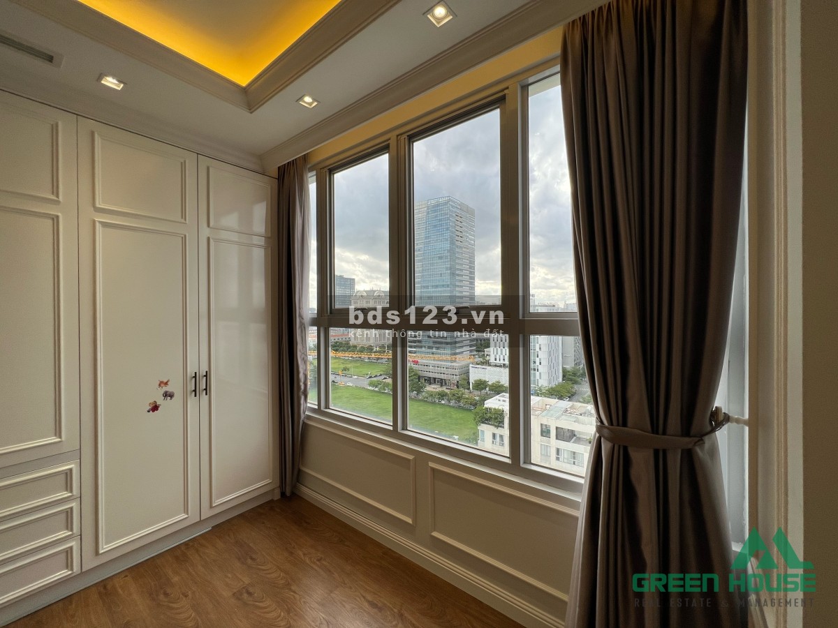 Cho thuê Penthouse Duplex Star Hill 306m2, 5PN, 4WC view đắc địa, Full NT cao cấp