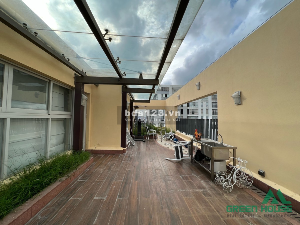 Cho thuê Penthouse Duplex Star Hill 306m2, 5PN, 4WC view đắc địa, Full NT cao cấp
