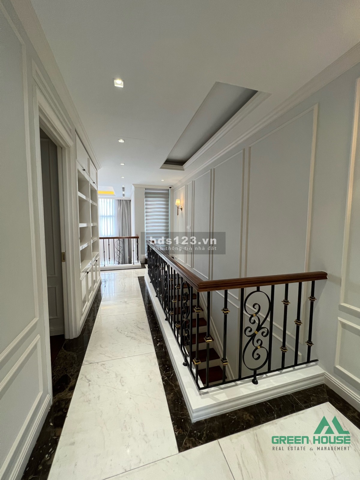 Cho thuê Penthouse Duplex Star Hill 306m2, 5PN, 4WC view đắc địa, Full NT cao cấp