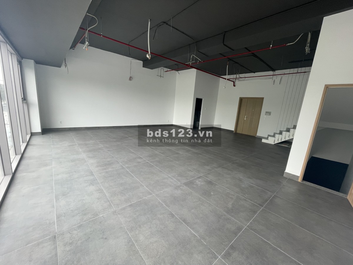 Cho thuê văn phòng, showroom Sarina Sala 4500$ tiện ích xung quanh đầy đủ