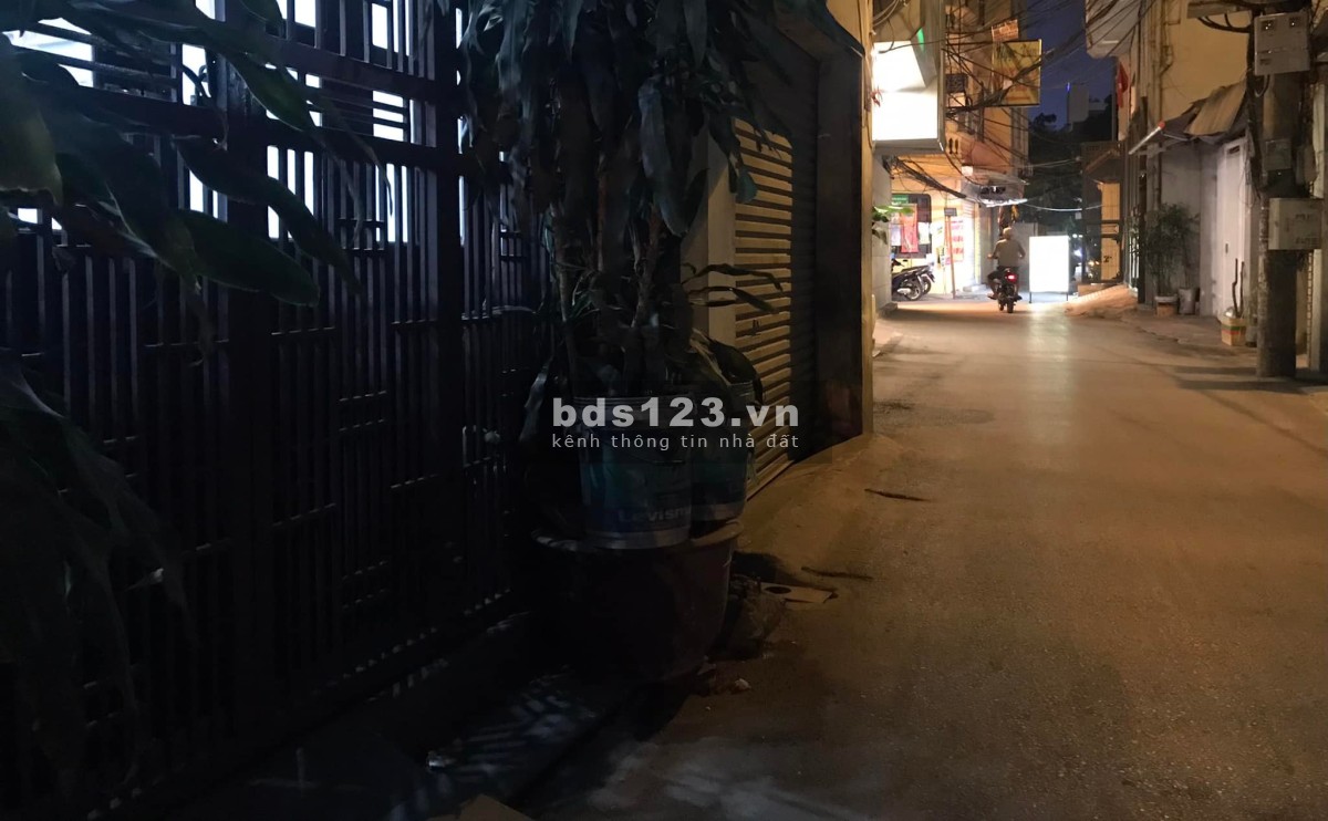 Chính chủ cần bán nhà tại Hoàng Cầu, Đống Đa - Nhà 6 tầng, hiện trạng như mới, giá 6.5 tỷ.