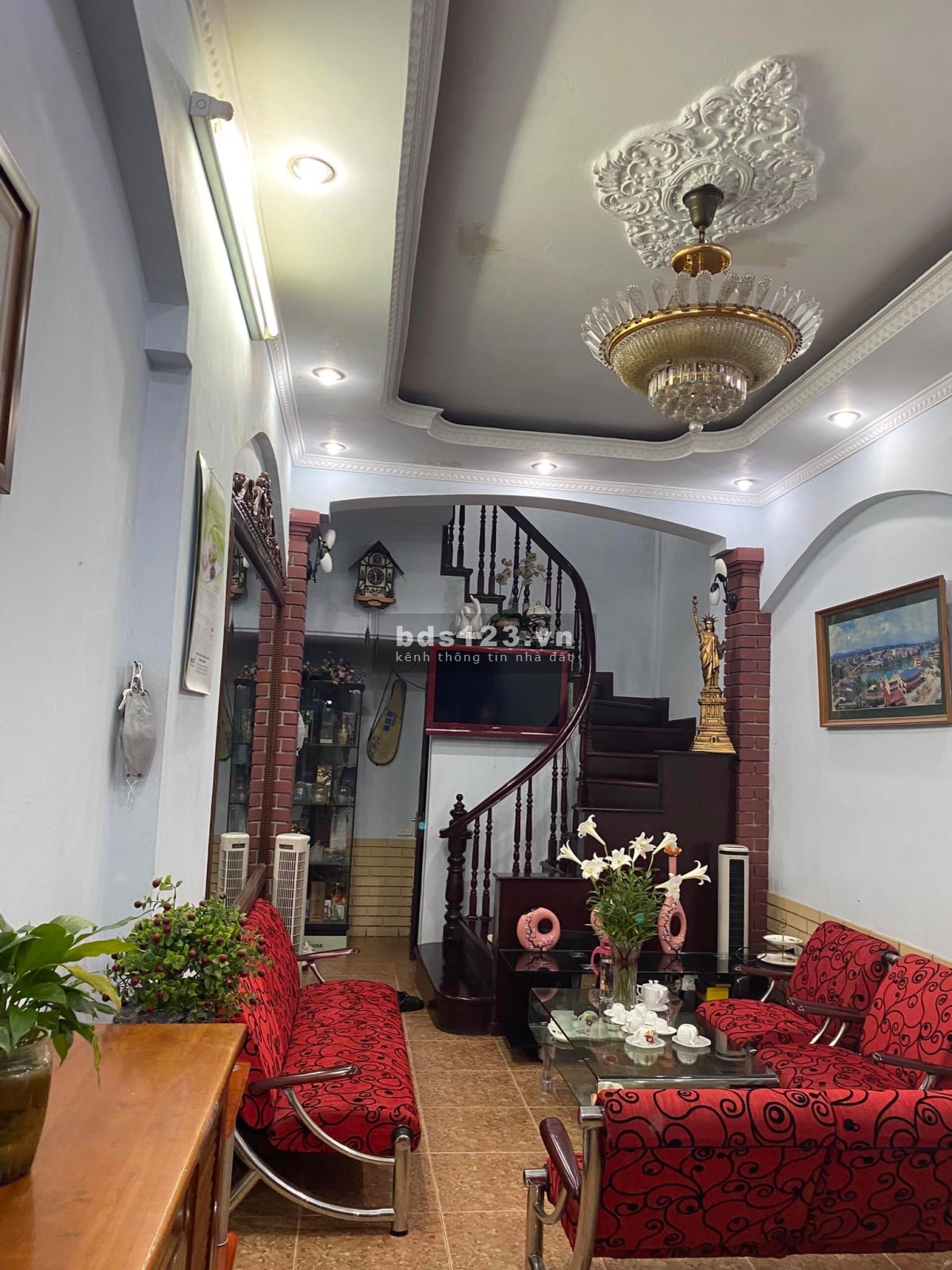 Chính chủ cần bán nhà tại Hoàng Cầu, Đống Đa - Nhà 6 tầng, hiện trạng như mới, giá 6.5 tỷ.