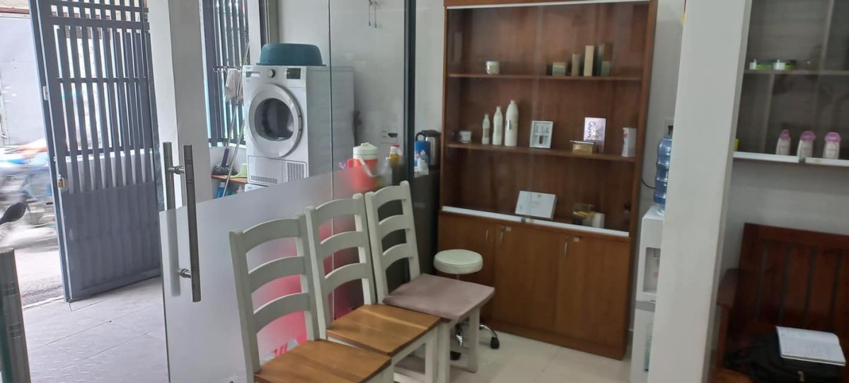 Chủ cần bán gấp trong tháng giảm ngay 500 triệu chỉ còn 6.7 tỷ có ngay mặt tiền Nguyễn Đình Chính