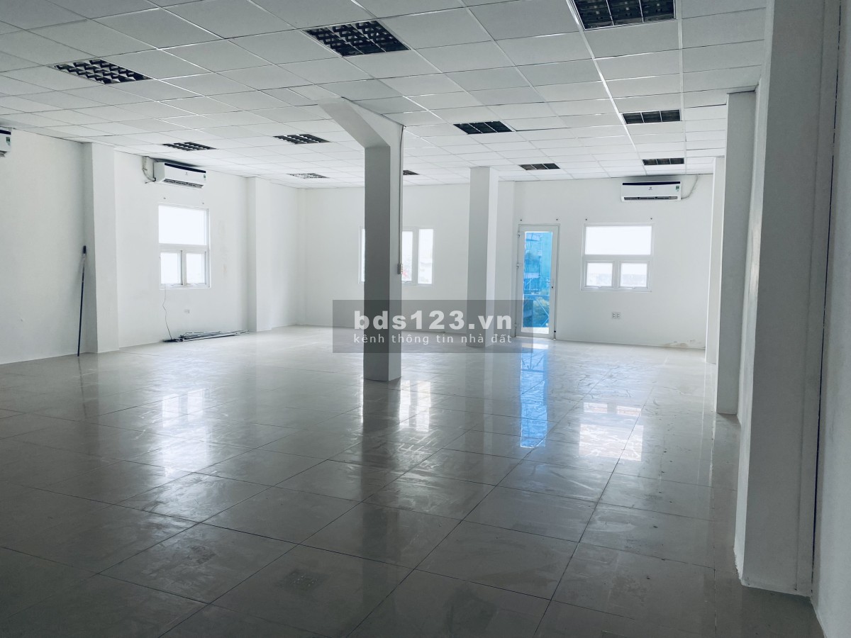 Văn phòng siêu hot siêu rẻ còn đúng sàn 95m2 nằm đoạn 2 chiều đường Võ Văn Tần, Quận 3.