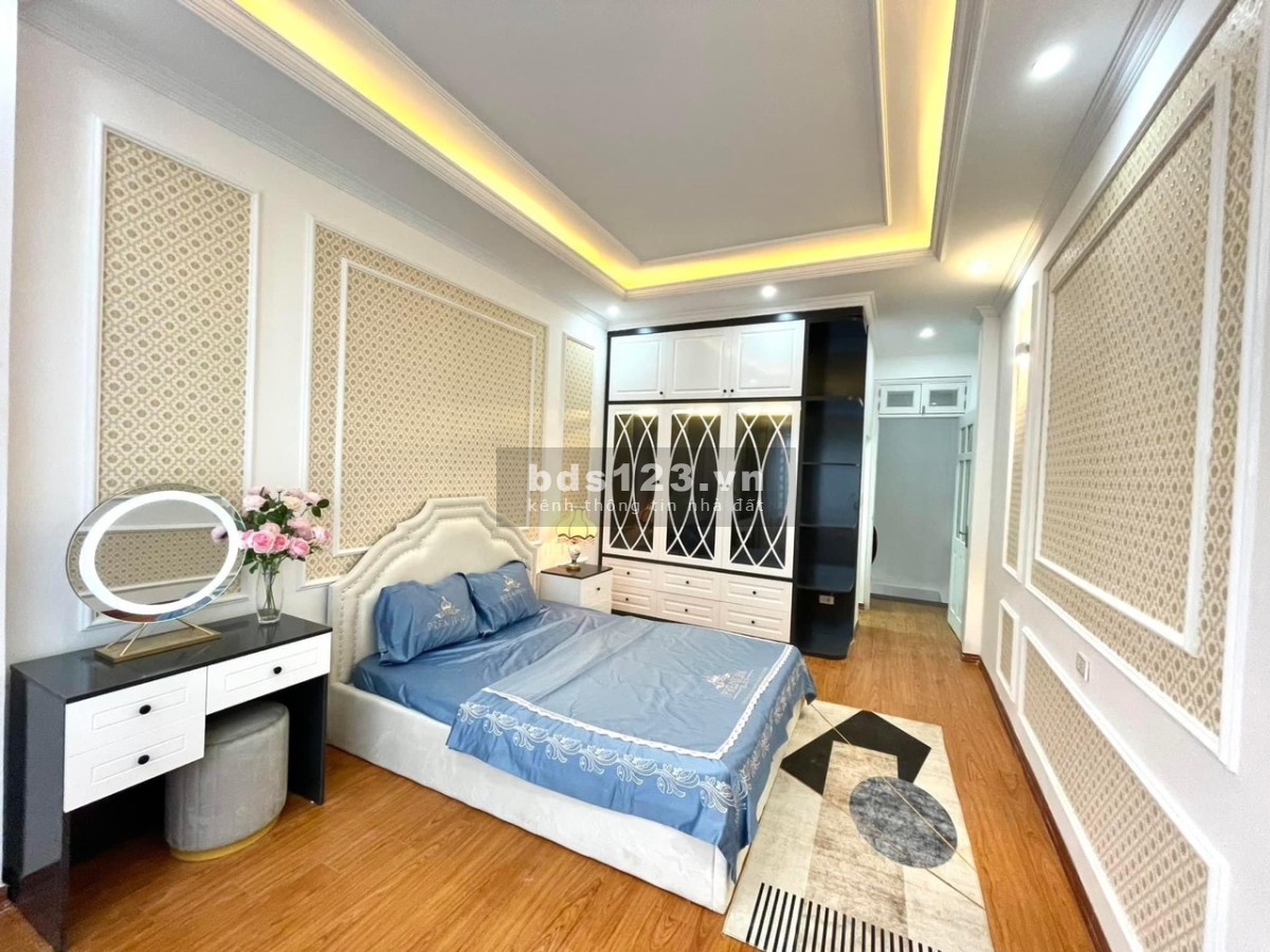 Bán nhà Thanh Xuân giá 4.09 tỷ 10m ra ô tô tránh gần ngay hồ 3 phút ta ngã tư Sở