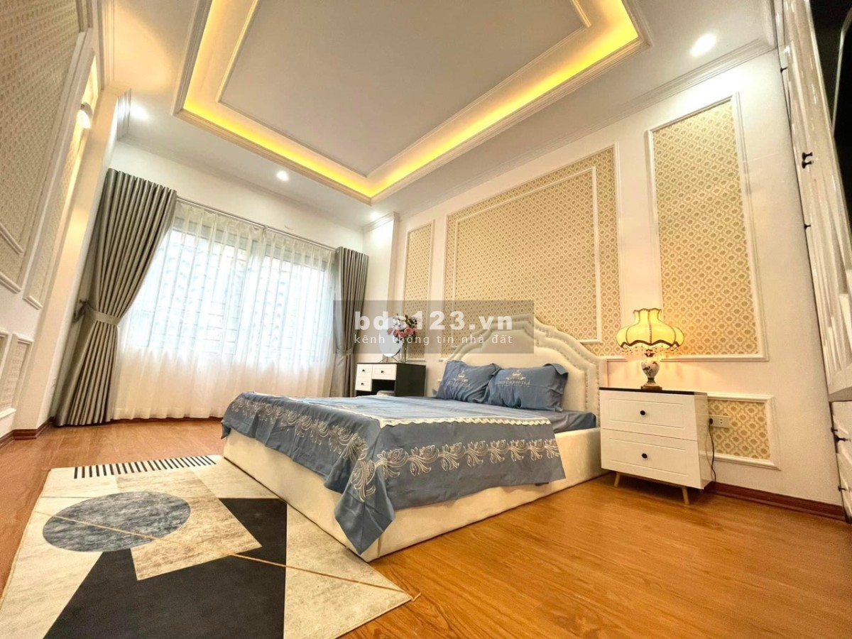 Bán nhà Thanh Xuân giá 4.09 tỷ 10m ra ô tô tránh gần ngay hồ 3 phút ta ngã tư Sở