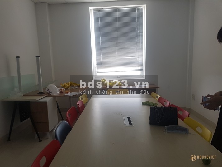 Cho thuê văn phòng 20m2 cho 5-7 nhân viên đường Cách Mạng Tháng 8, Quận 3