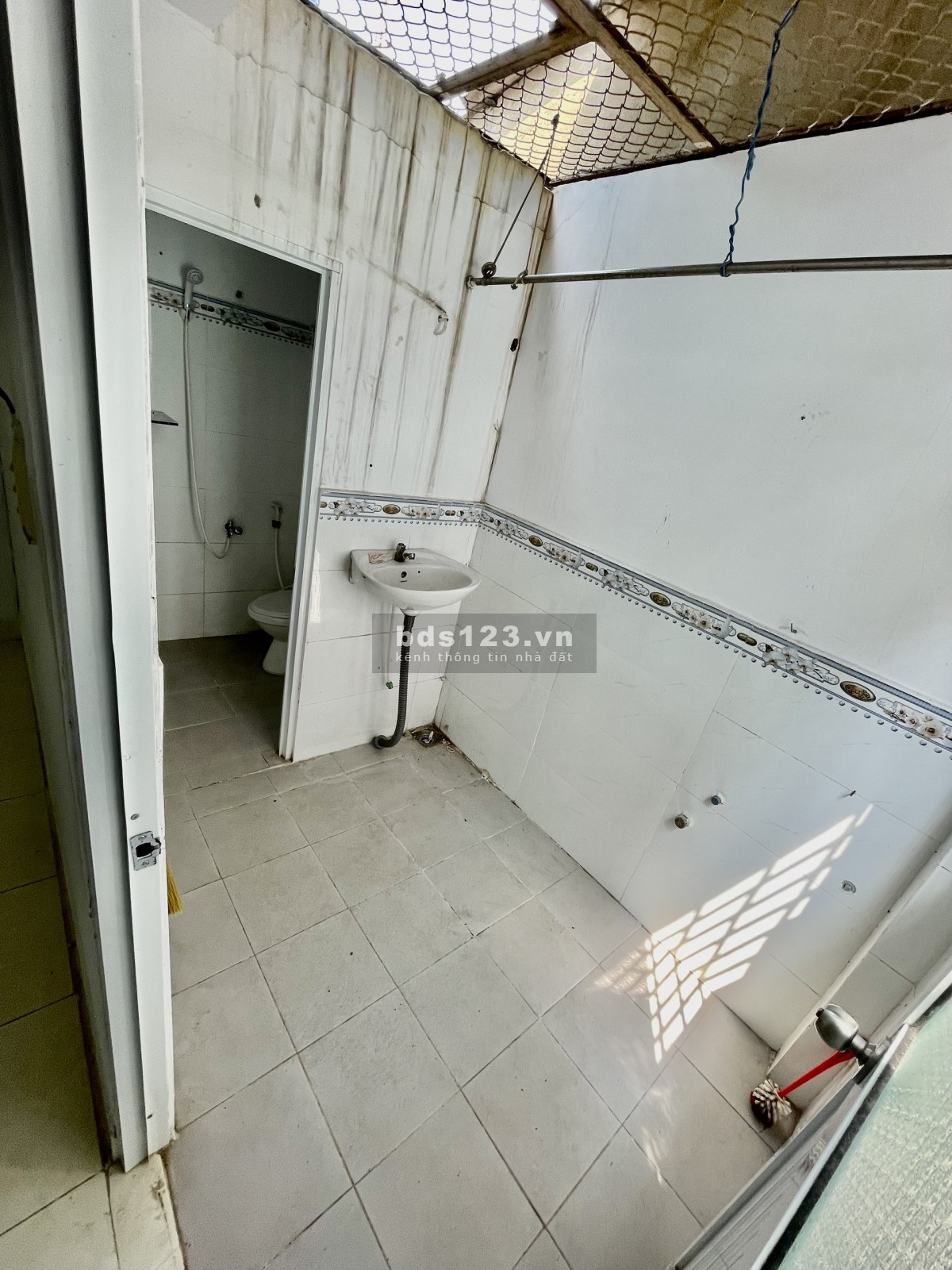 Bán nhà số 37C đường Phùng Chí Kiên Tân Phú, giá 2.82 tỷ, khu dân cư đông