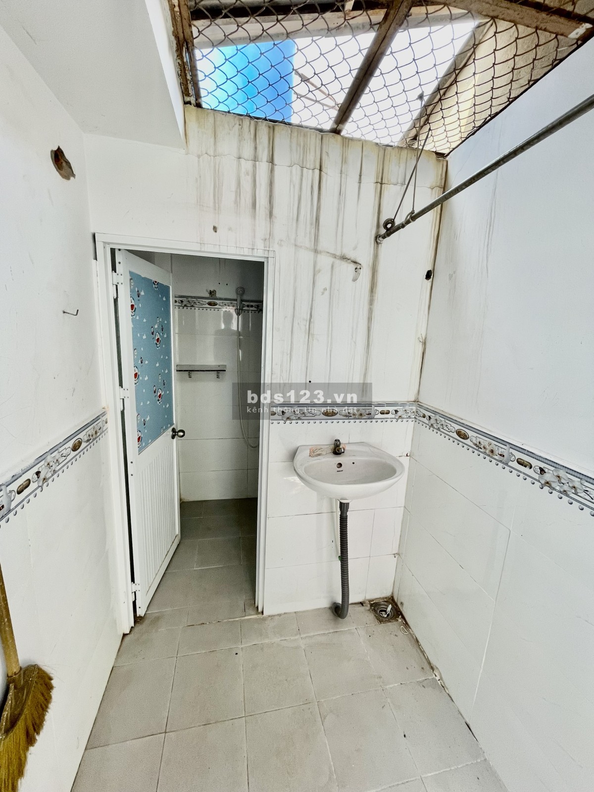 Bán nhà số 37C đường Phùng Chí Kiên Tân Phú, giá 2.82 tỷ, khu dân cư đông
