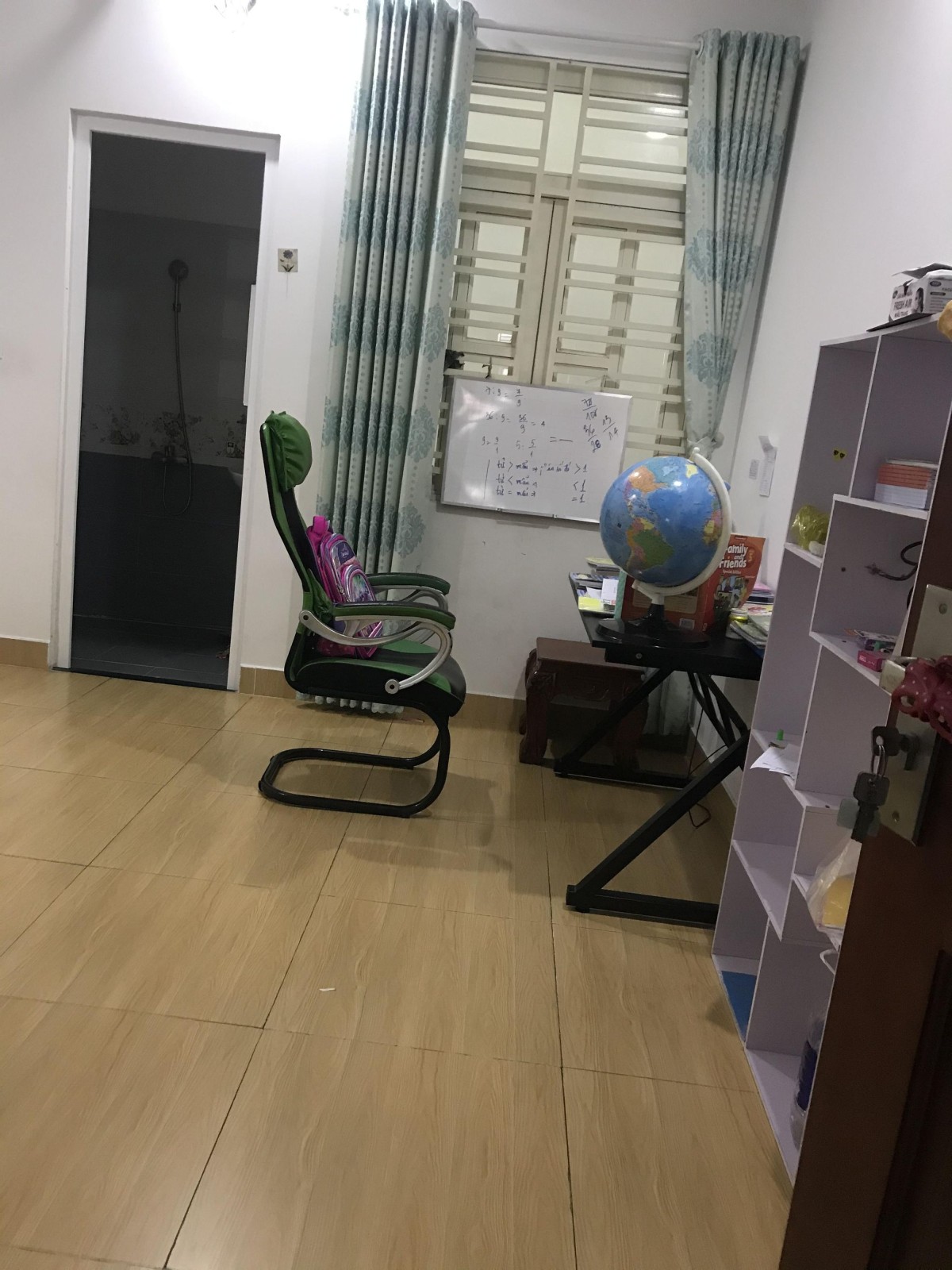 Bán nhà phố đẹp giá chỉ nhỉnh 5 TỶ BÌNH TÂN khu phân lô 4 tầng