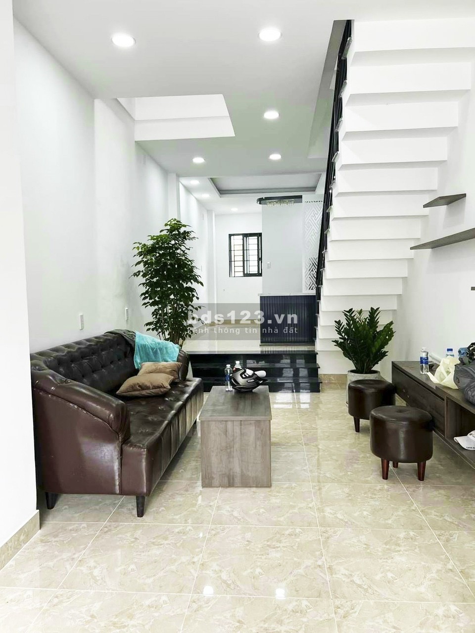 Bán nhà đẹp mặt tiền hẻm xe hơi 861 đường Trần Xuân Soạn, phường Tân Hưng, Quận 7.