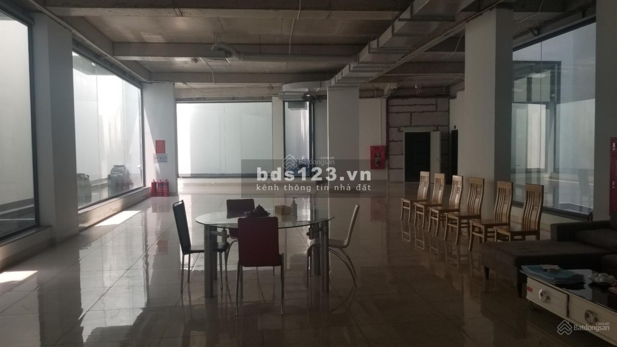Chính chủ cho thuê văn phòng 172 phố Giáp Bát thương lượng chính chủ