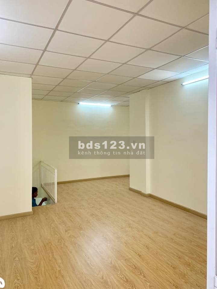 Nhà 1 trệt 1 lầu diện tích sử dụng 48m2 ngay ga Sài Gòn giá bán 1 tỷ 490 TL