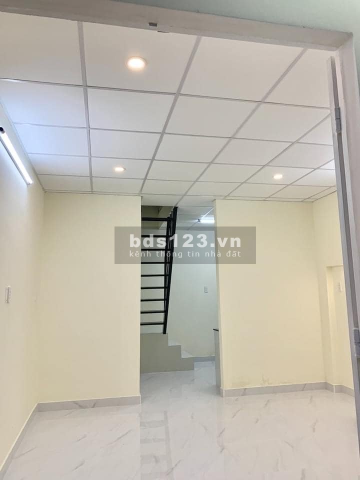 Nhà 1 trệt 1 lầu diện tích sử dụng 48m2 ngay ga Sài Gòn giá bán 1 tỷ 490 TL