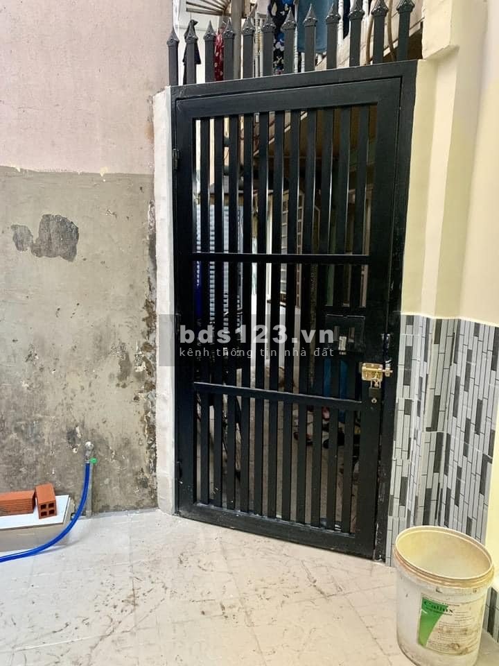 Nhà 1 trệt 1 lầu diện tích sử dụng 48m2 ngay ga Sài Gòn giá bán 1 tỷ 490 TL