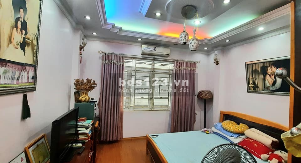 Bán gấp nhà 4 tầng tại phố Lê Lợi, Quận Hà Đông giá 2,7…