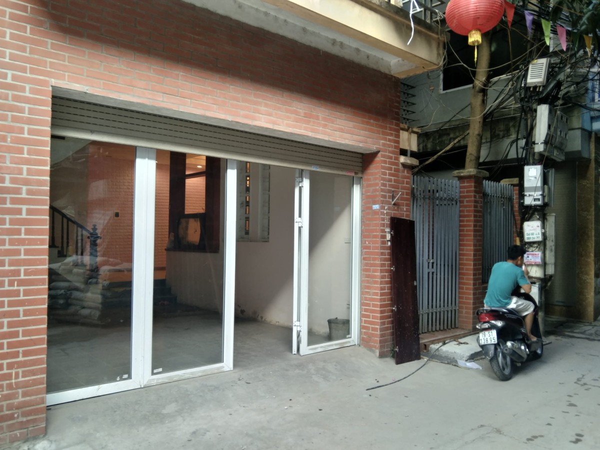 Chính chủ bán nhà phố Nguyễn Khánh Toàn ô tô đỗ cửa lô góc dt 60m2 5 tầng giá 9.5 tỷ