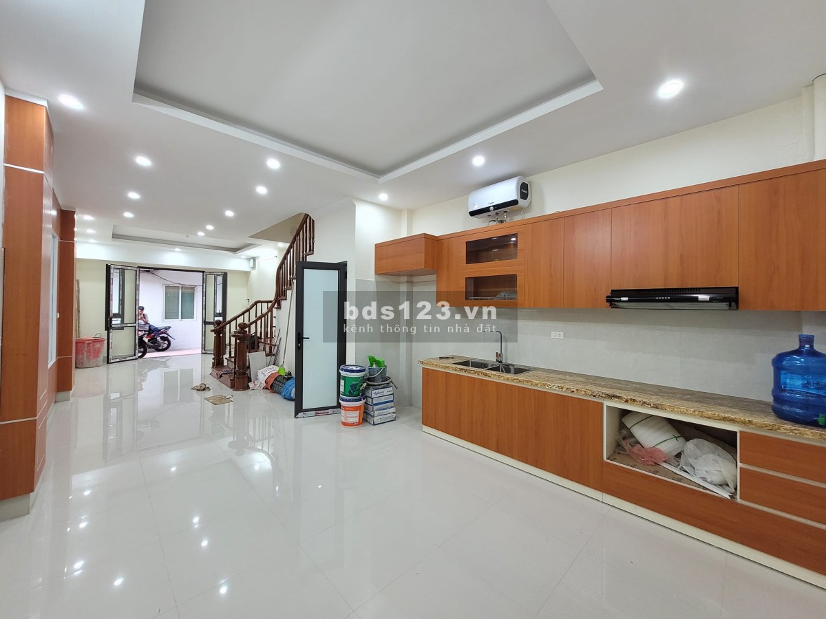 Võ Chí Công nhà mới xây 5 tầng, Căn góc ngõ 3 gác, trung tâm Tây Hồ Cầu Giấy, DT 50m2 nhỉnh 6 tỷ