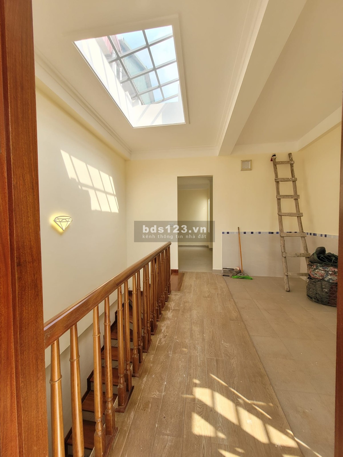 Võ Chí Công nhà mới xây 5 tầng, Căn góc ngõ 3 gác, trung tâm Tây Hồ Cầu Giấy, DT 50m2 nhỉnh 6 tỷ
