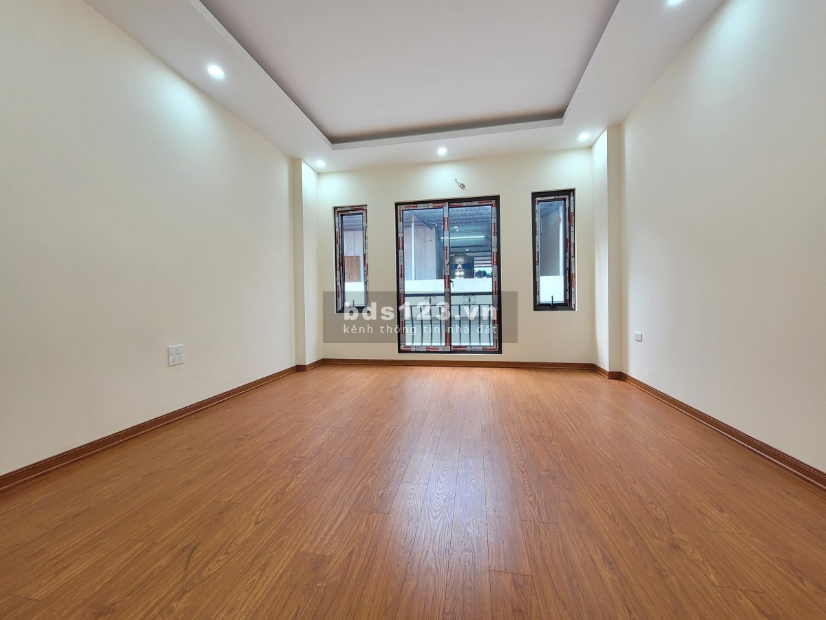 Võ Chí Công nhà mới xây 5 tầng, Căn góc ngõ 3 gác, trung tâm Tây Hồ Cầu Giấy, DT 50m2 nhỉnh 6 tỷ