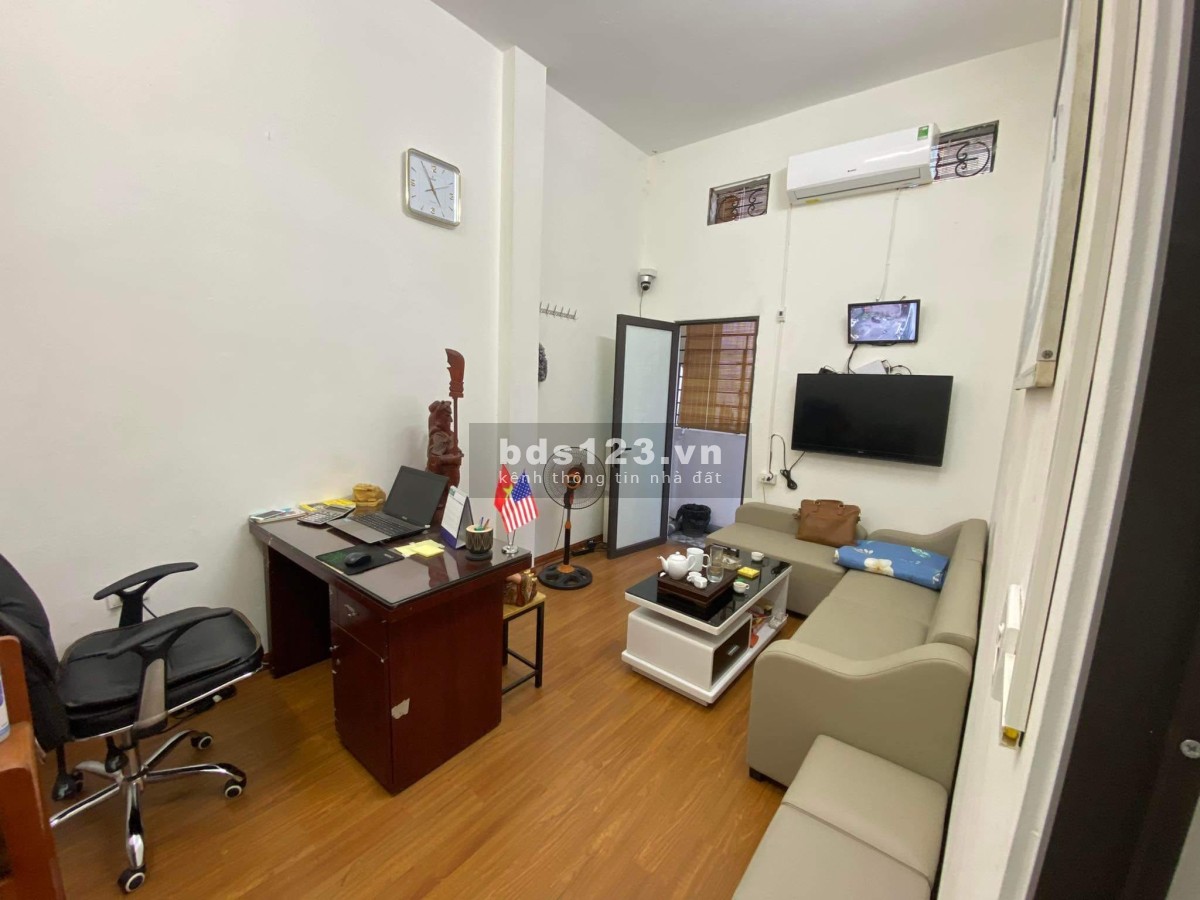 Sở hữu ngay nhà Minh Khai, Hai Bà Trưng DT 20m² x 3 tầng, chỉ với 2,5 tỷ đồng.