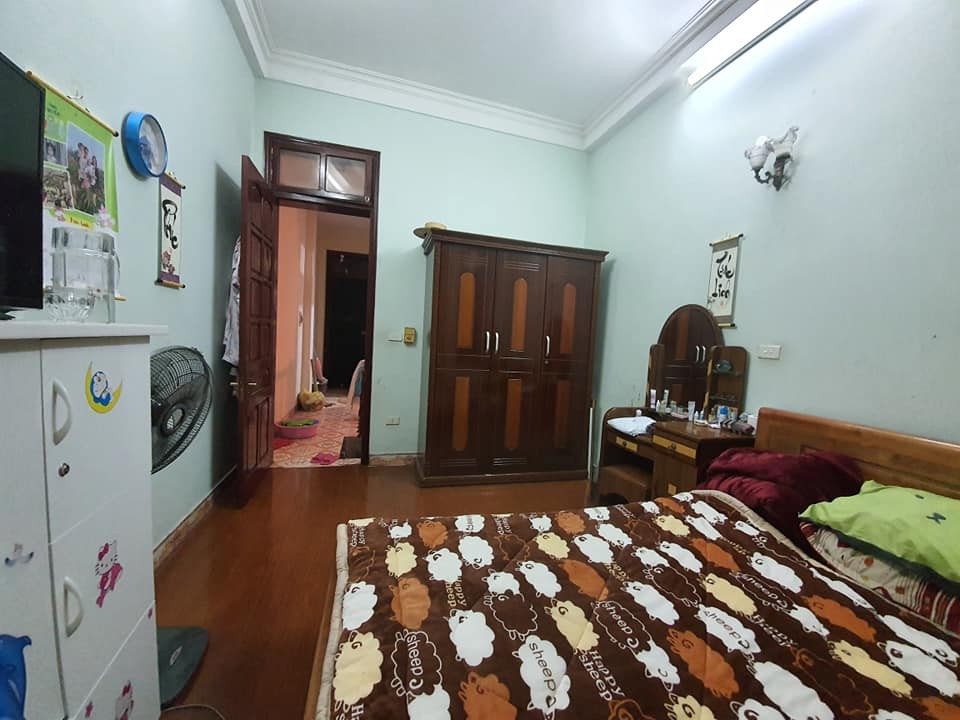 Chính chủ bán nhà phố Nguyễn Khánh Toàn ô tô đỗ cửa lô góc dt 60m2 5 tầng giá 9.5 tỷ