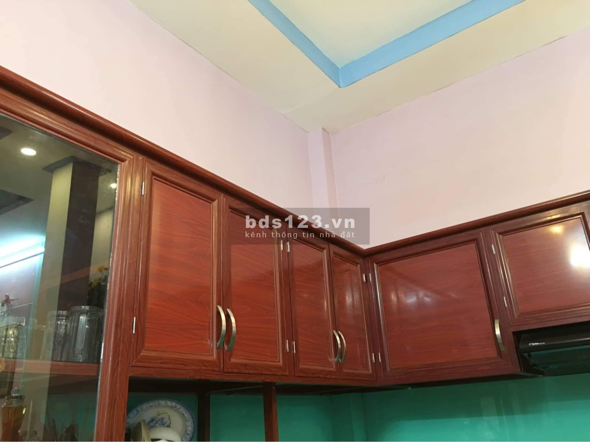 Bán nhà đường Hiệp Thành 17, quận 12, hẻm lớn thông thoáng dt 6 x 8, BTCT 2 tầng, 2PN, 2WC