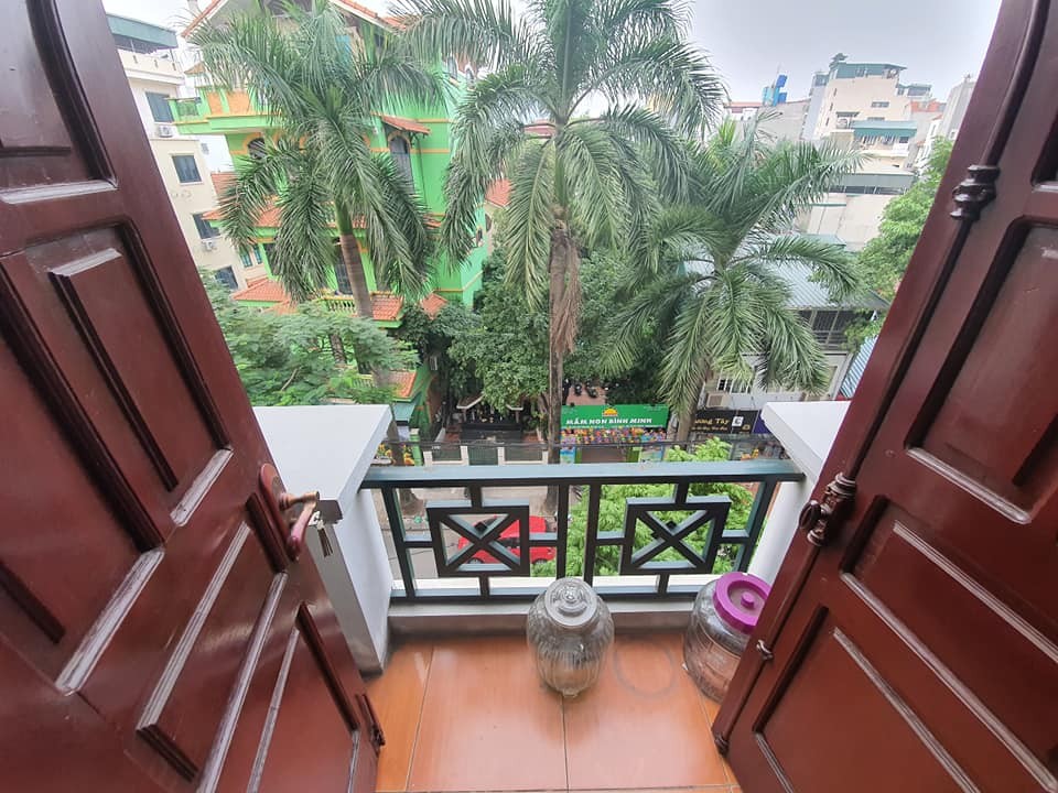 Chính chủ bán nhà phố Nguyễn Khánh Toàn ô tô đỗ cửa lô góc dt 60m2 5 tầng giá 9.5 tỷ