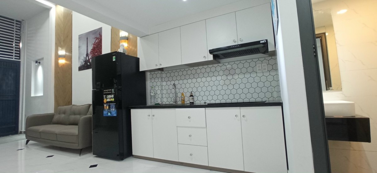 Bán nhà hẻm xe tải cách đường 15m, khu Vip Trịnh Đình Trọng, nhỉnh 2 tỷ